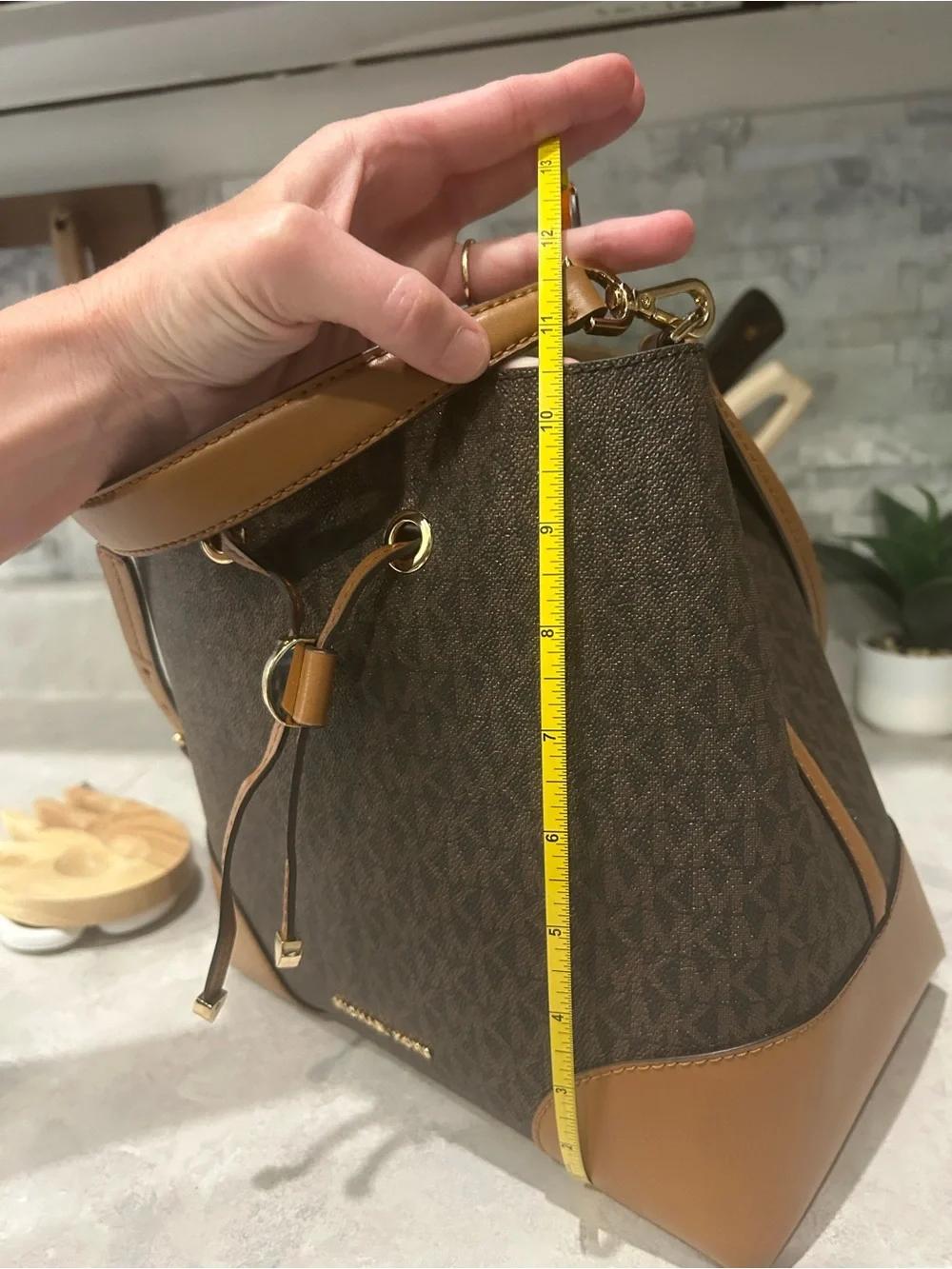 Michael Kors Signature Logo Bucket Bag Brown Cognac Crossbody Quiet Luxury